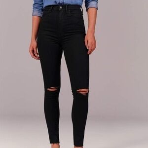 ABERCROMBIE AND FITCH DEEP BLACK SKINNY JEAN